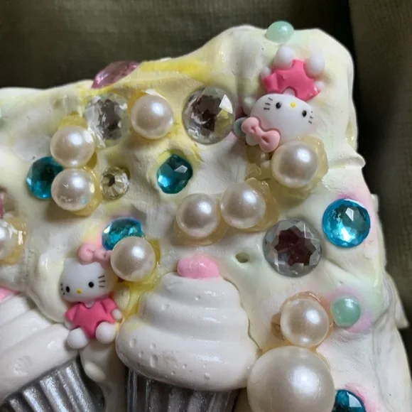 Hello Kitty storage box - Picture 3 of 11